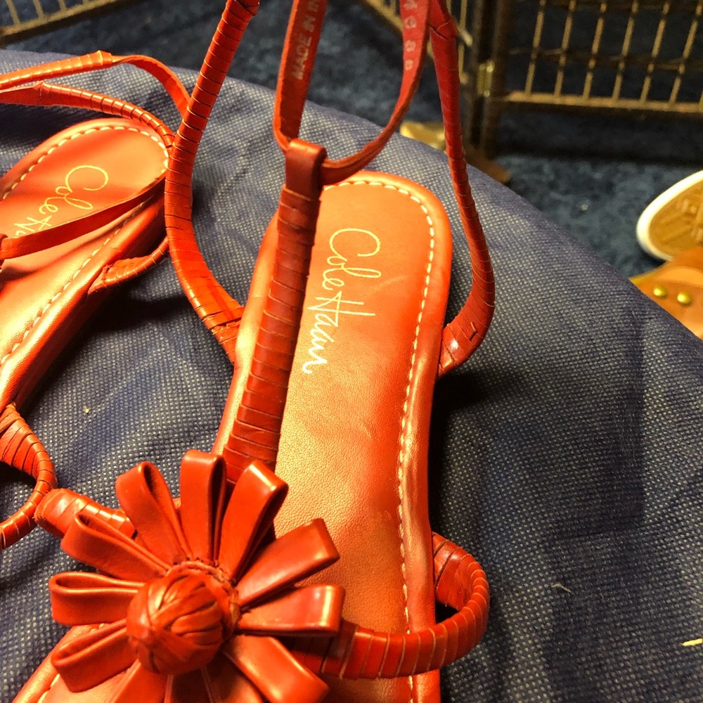 Cole Haan cute red flower sandals - Picture 3 of 3